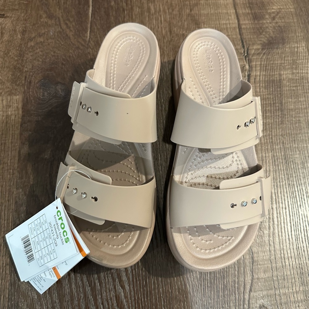 CROCS Brooklyn buckle low wedge sandal